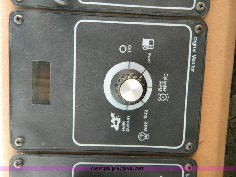 image for item B3583 1989 Gleaner R50 combine