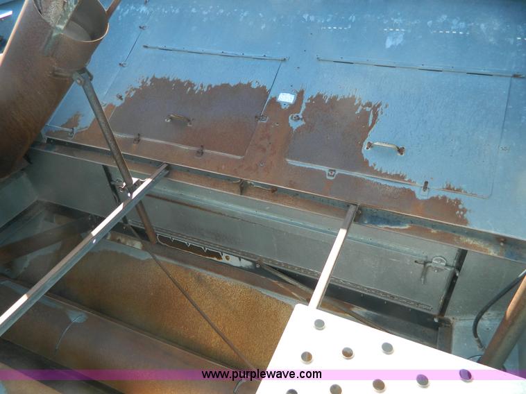 image for item B3583 1989 Gleaner R50 combine