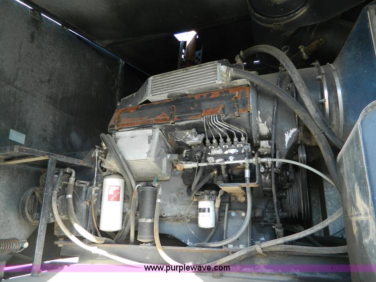 image for item B3583 1989 Gleaner R50 combine