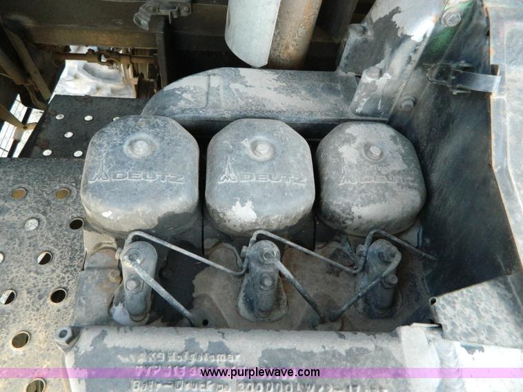 image for item B3583 1989 Gleaner R50 combine