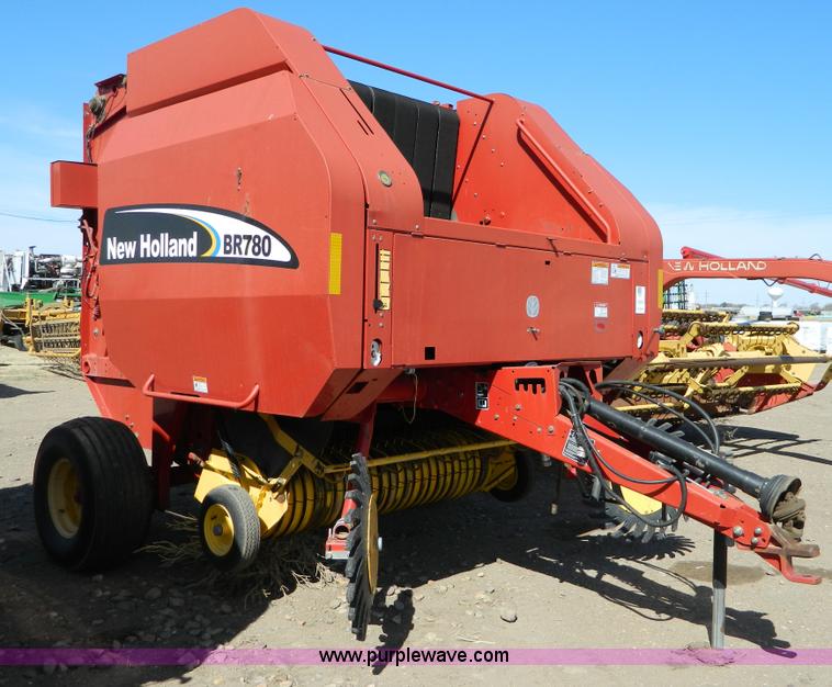 image for item B3587 2005 New Holland BR780 baler