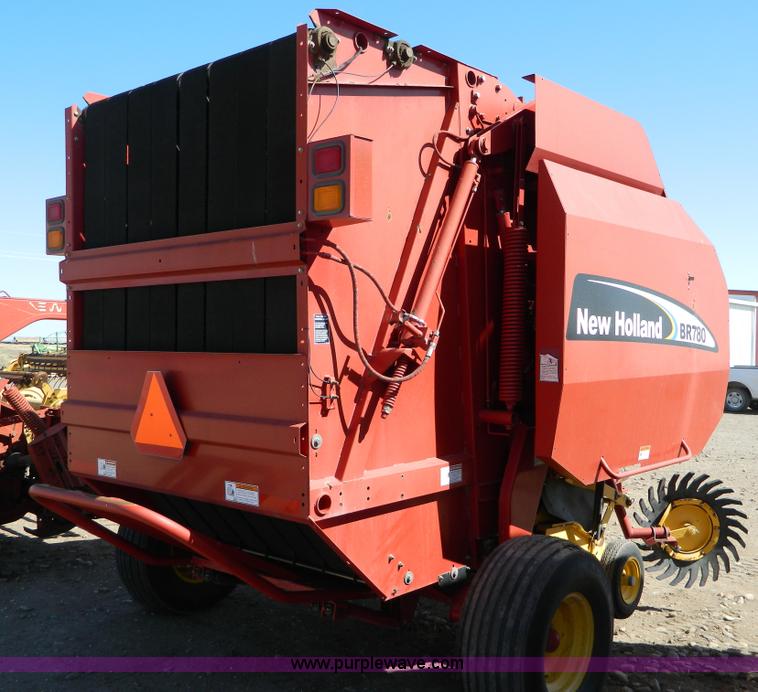 image for item B3587 2005 New Holland BR780 baler