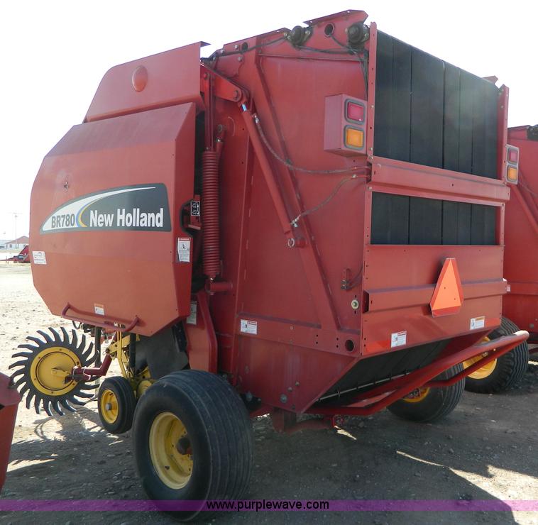 image for item B3587 2005 New Holland BR780 baler