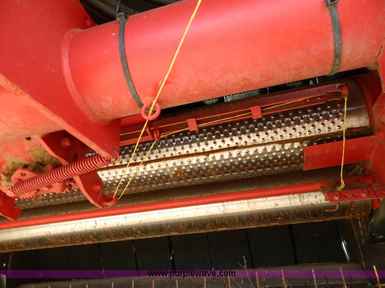 image for item B3587 2005 New Holland BR780 baler