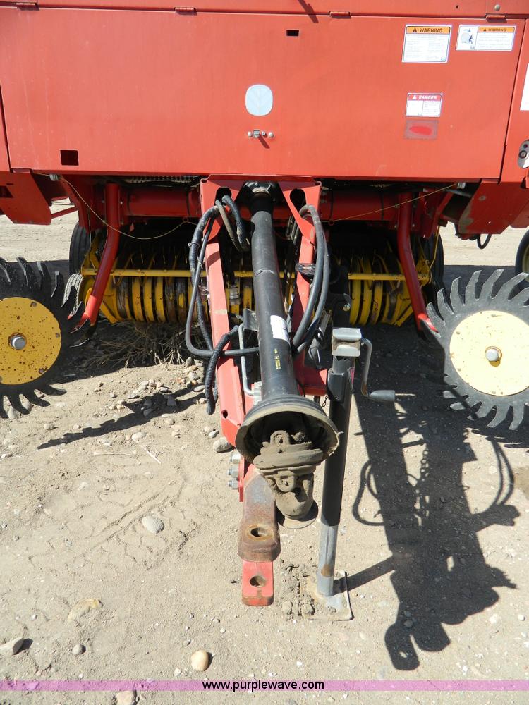 image for item B3587 2005 New Holland BR780 baler
