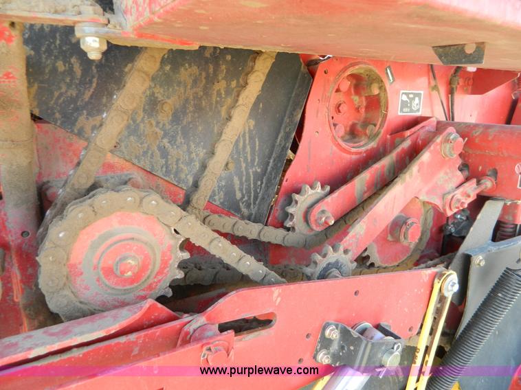 image for item B3587 2005 New Holland BR780 baler