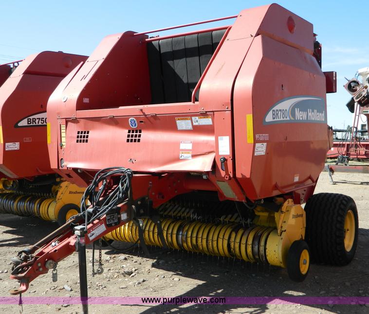 image for item B3588 2004 New Holland BR780 baler