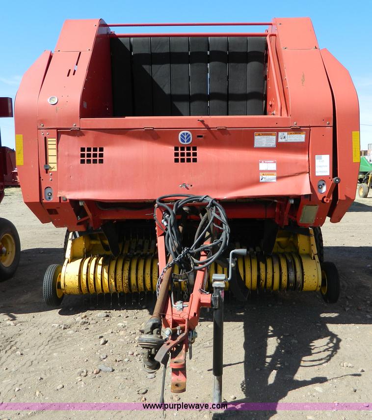 image for item B3588 2004 New Holland BR780 baler