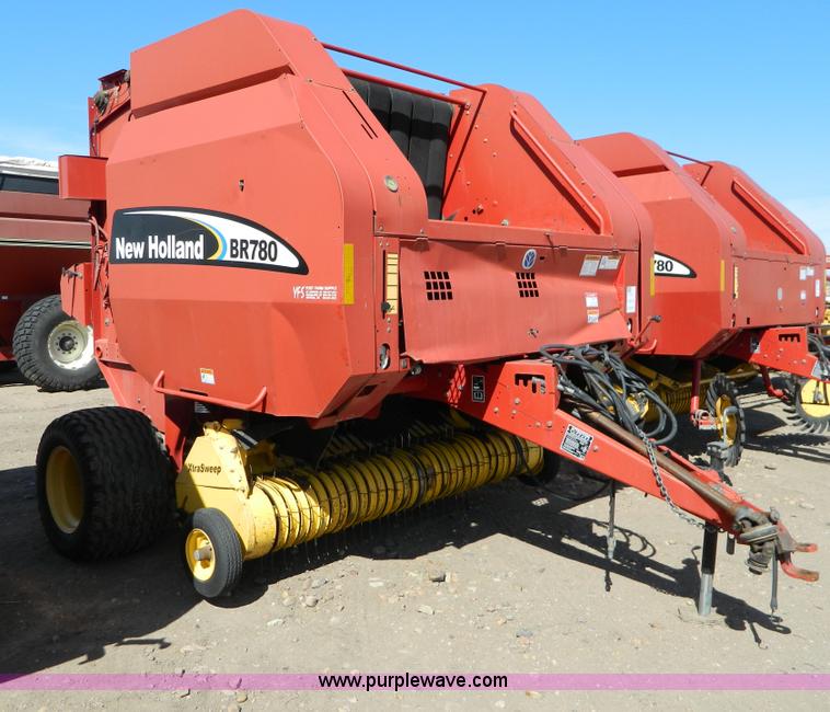 image for item B3588 2004 New Holland BR780 baler