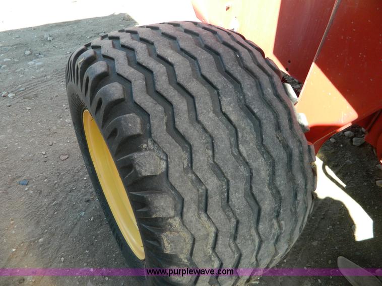 image for item B3588 2004 New Holland BR780 baler