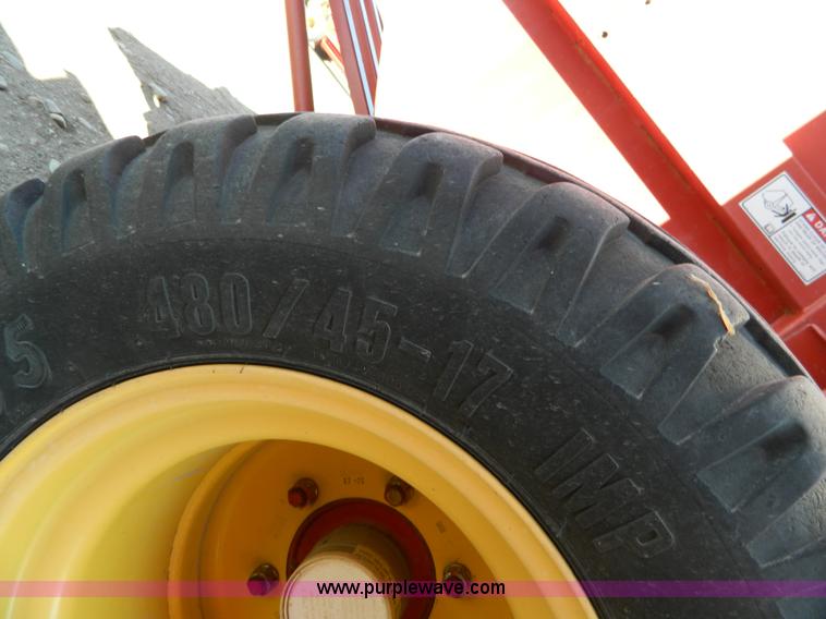 image for item B3588 2004 New Holland BR780 baler