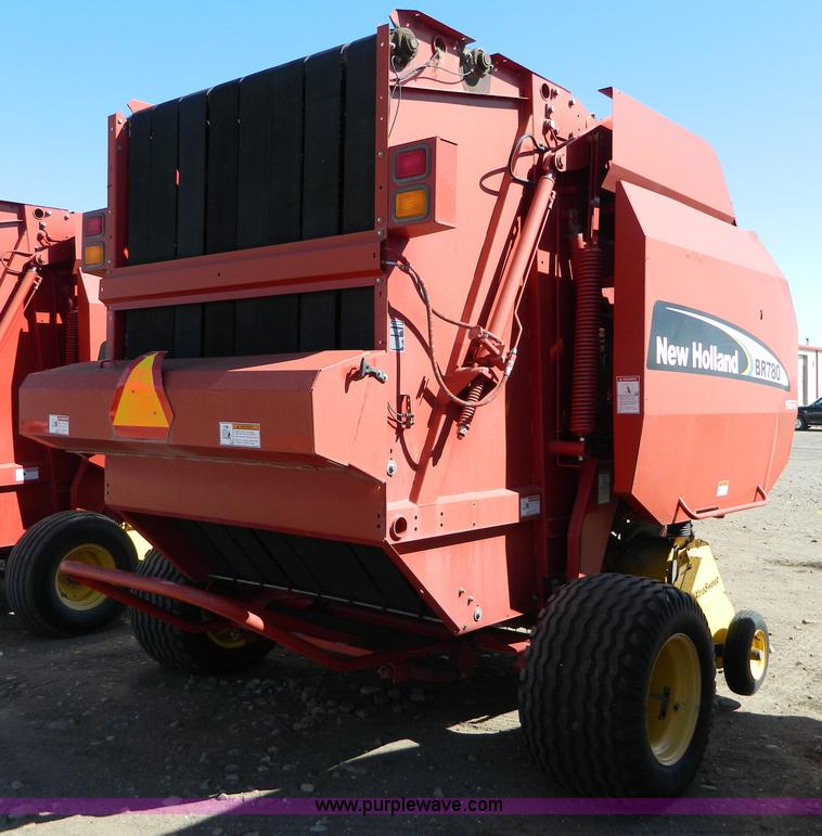 image for item B3588 2004 New Holland BR780 baler