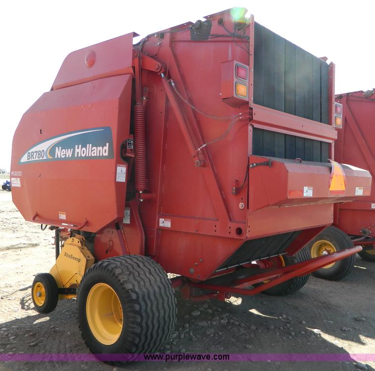 image for item B3588 2004 New Holland BR780 baler