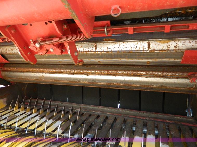 image for item B3588 2004 New Holland BR780 baler