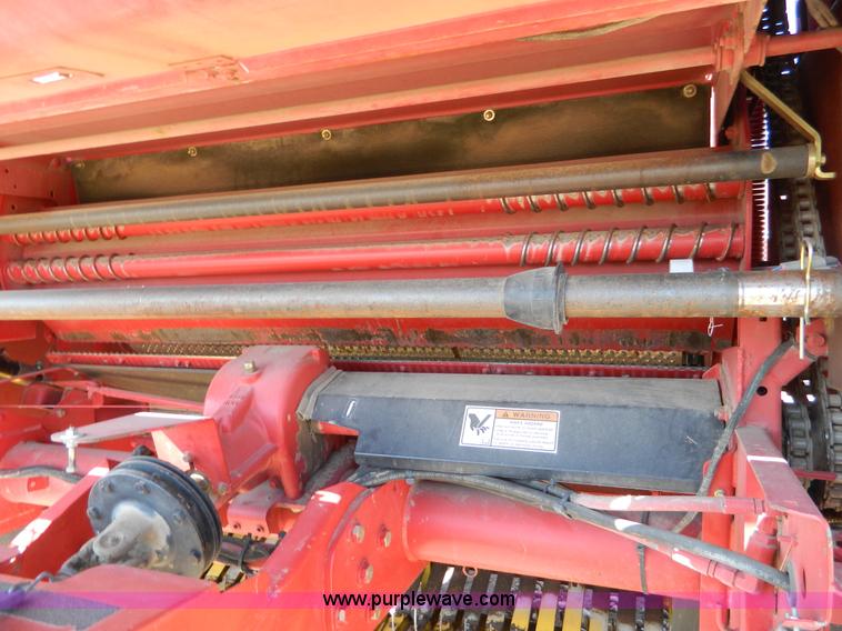 image for item B3588 2004 New Holland BR780 baler