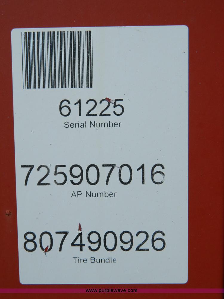 image for item B3588 2004 New Holland BR780 baler