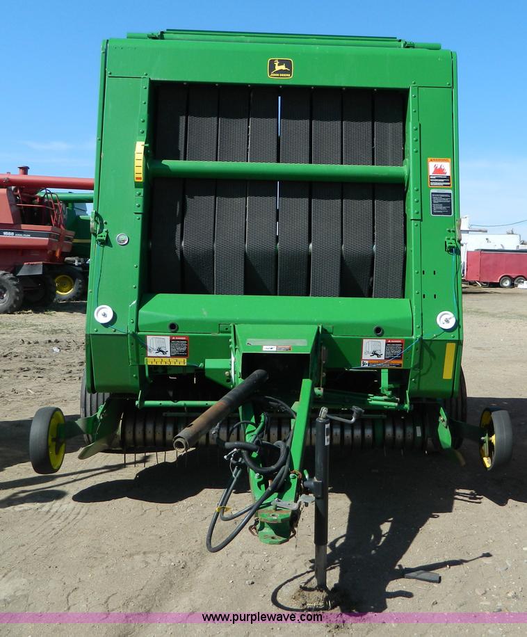 image for item B3590 2001 John Deere 567 MegaWide round baler