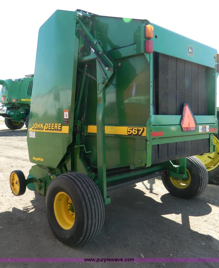 image for item B3590 2001 John Deere 567 MegaWide round baler