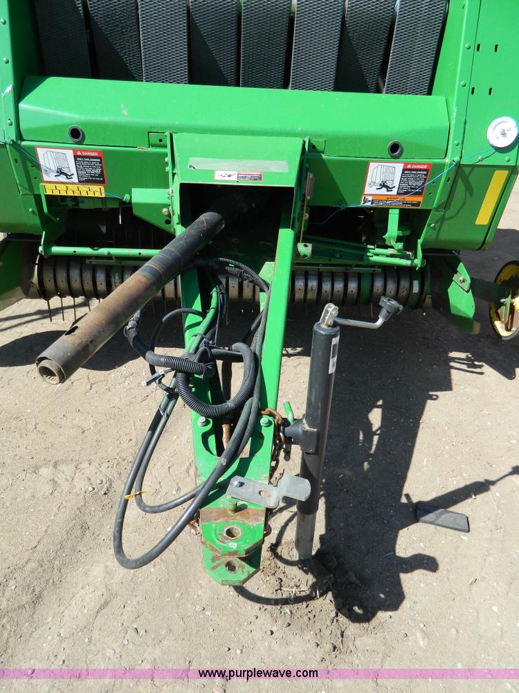 image for item B3590 2001 John Deere 567 MegaWide round baler