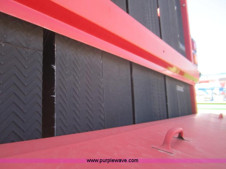 image for item B5701 2003 New Holland BR780 round baler