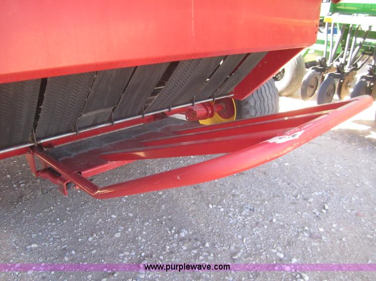 image for item B5701 2003 New Holland BR780 round baler