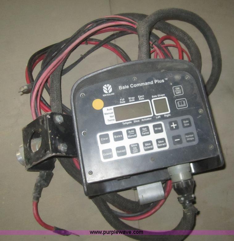 image for item B5701 2003 New Holland BR780 round baler