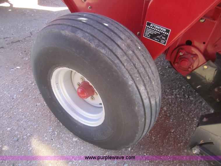 image for item B5703 2005 Case IH RBX562 round baler