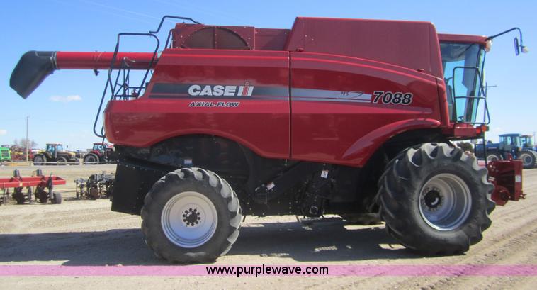 image for item B5704 2009 Case IH 7088 combine
