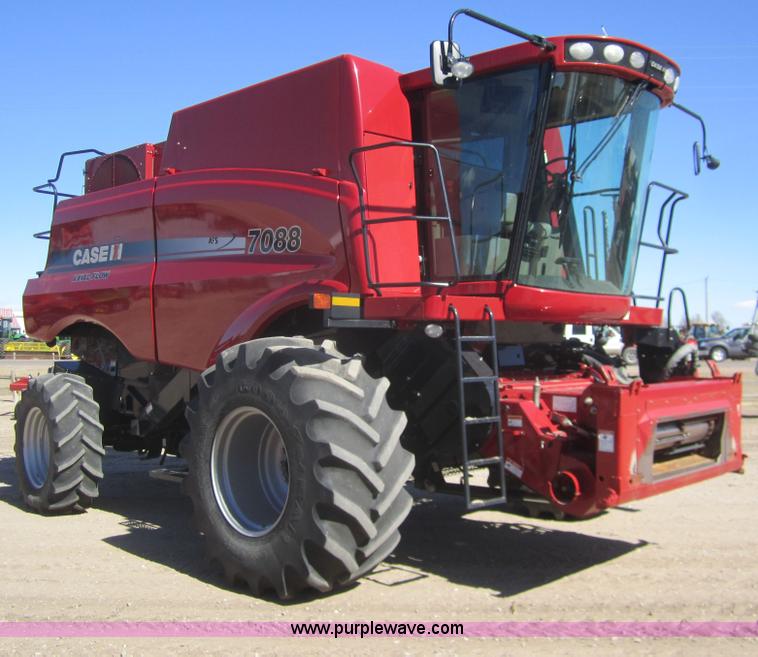 image for item B5704 2009 Case IH 7088 combine
