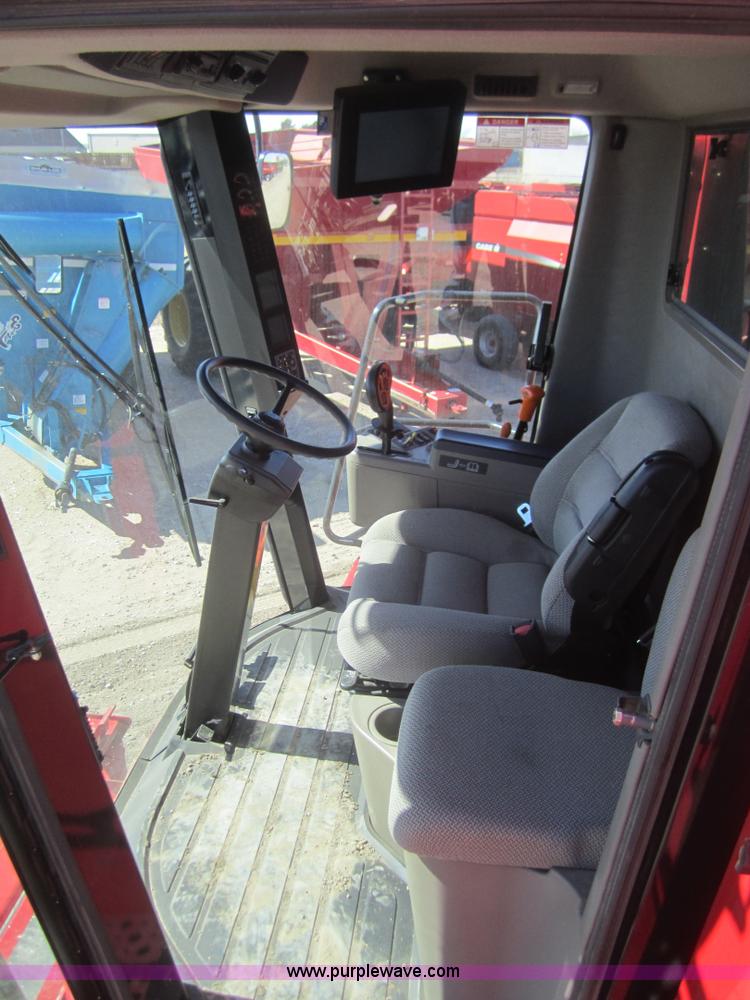 image for item B5704 2009 Case IH 7088 combine