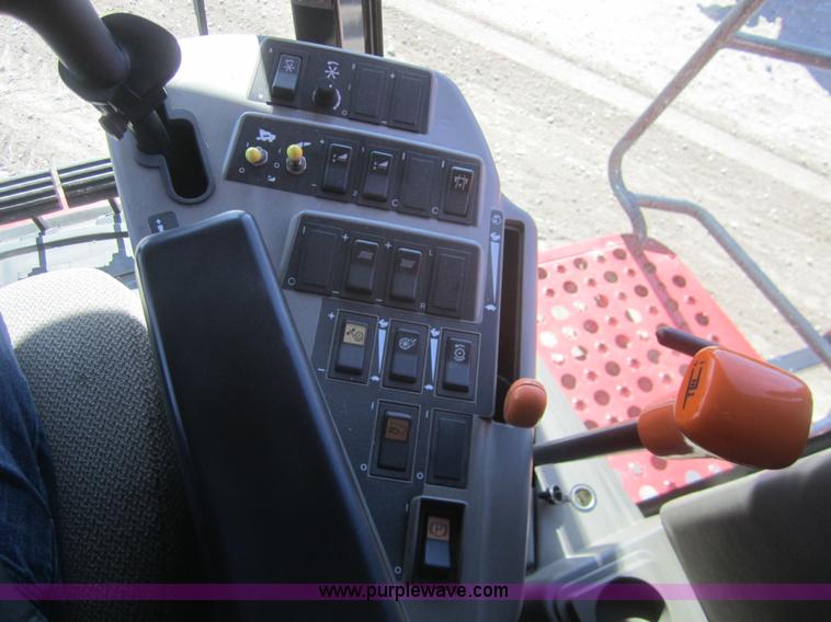 image for item B5704 2009 Case IH 7088 combine