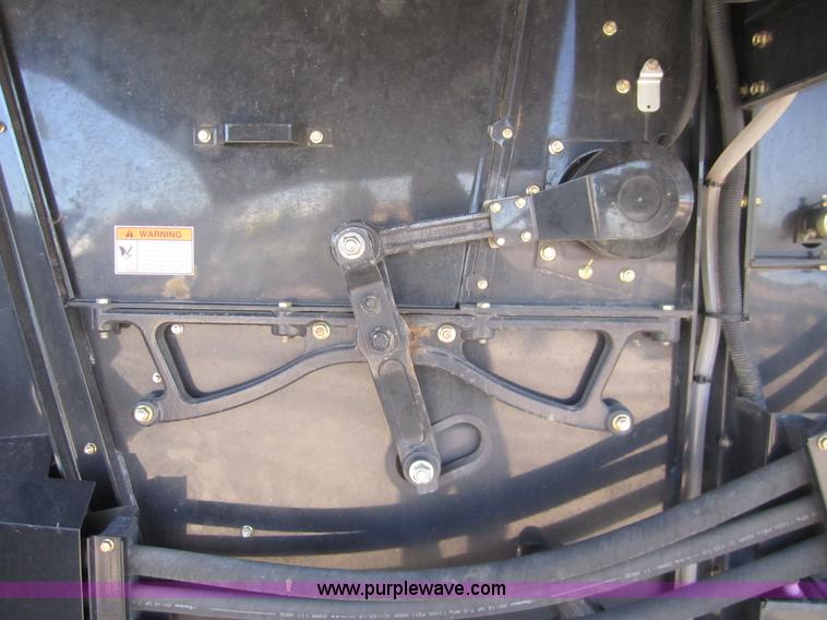 image for item B5704 2009 Case IH 7088 combine