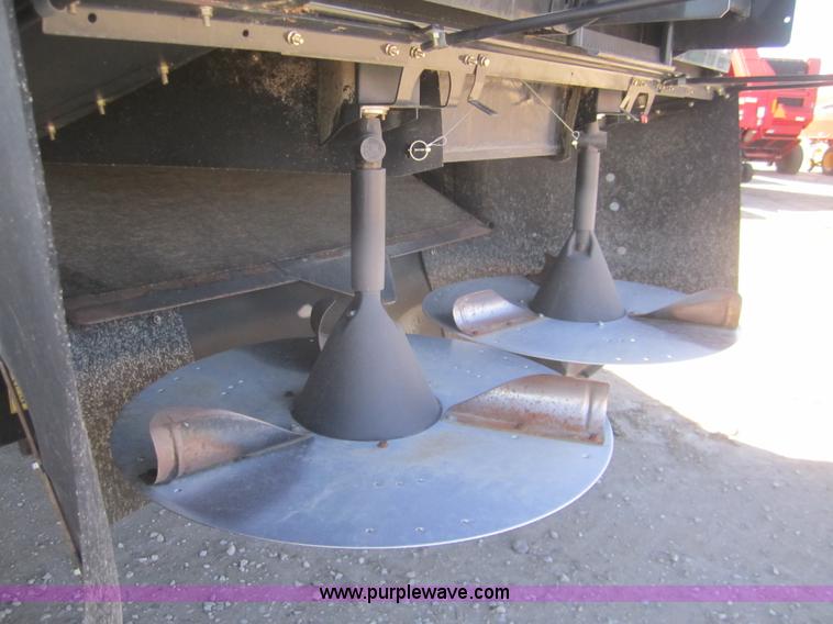 image for item B5704 2009 Case IH 7088 combine