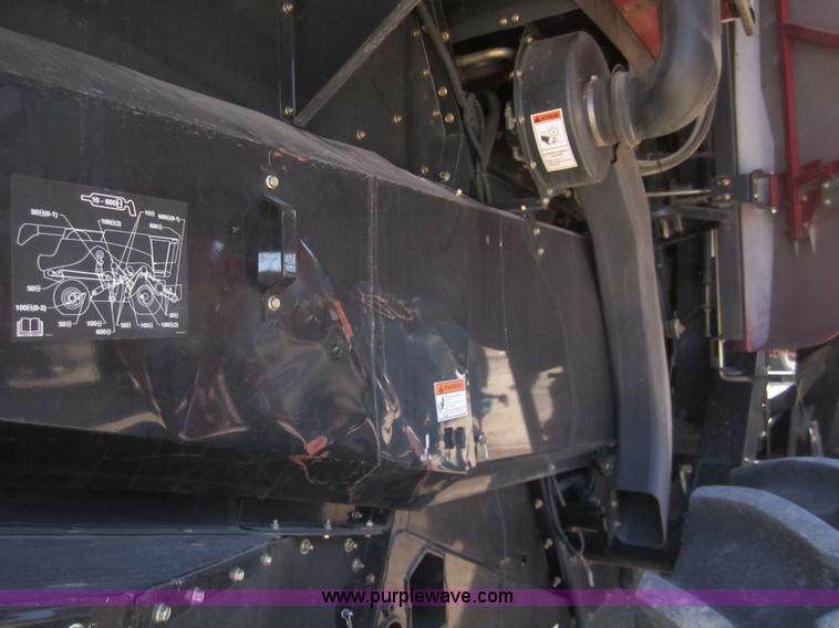 image for item B5704 2009 Case IH 7088 combine