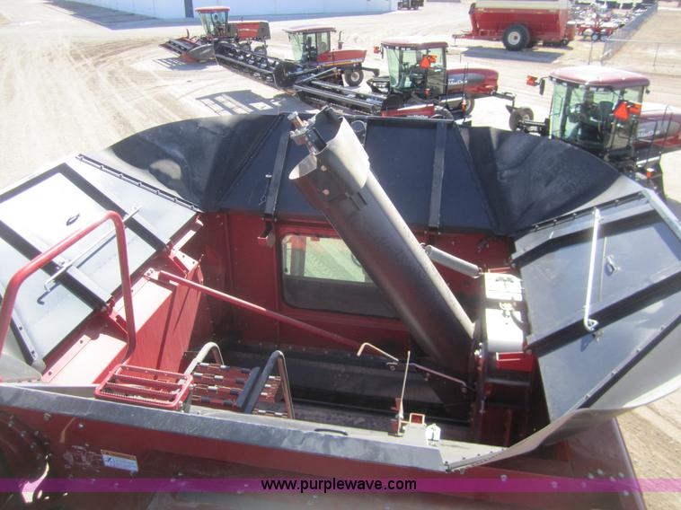 image for item B5704 2009 Case IH 7088 combine