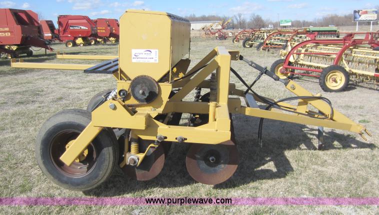 image for item C5332 Hayvan 7' no-till drill