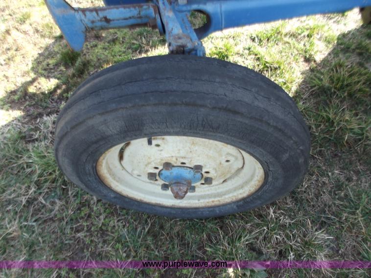 image for item D3579 1963 Ford 2000 tractor