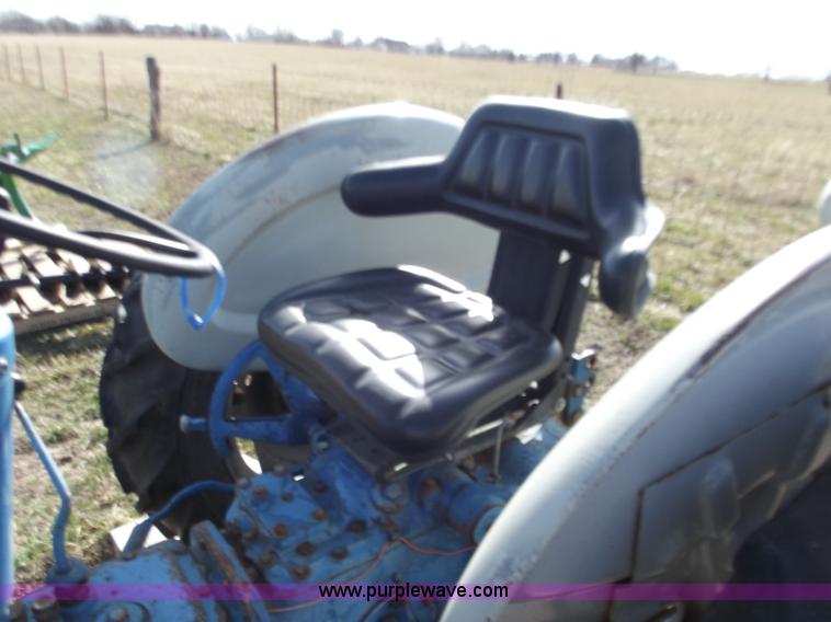 image for item D3579 1963 Ford 2000 tractor