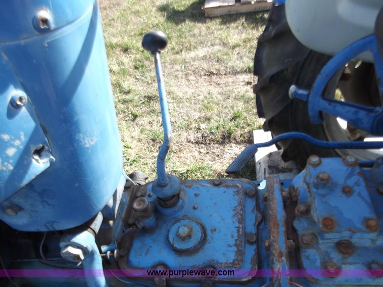 image for item D3579 1963 Ford 2000 tractor