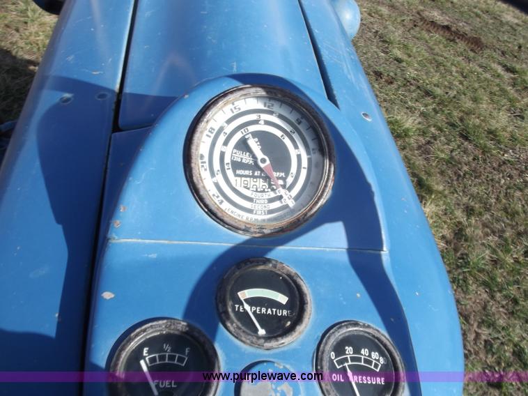 image for item D3579 1963 Ford 2000 tractor