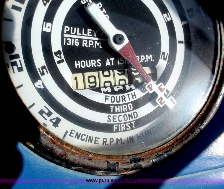 image for item D3579 1963 Ford 2000 tractor