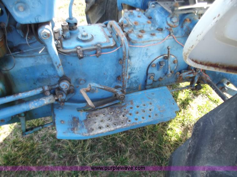 image for item D3579 1963 Ford 2000 tractor