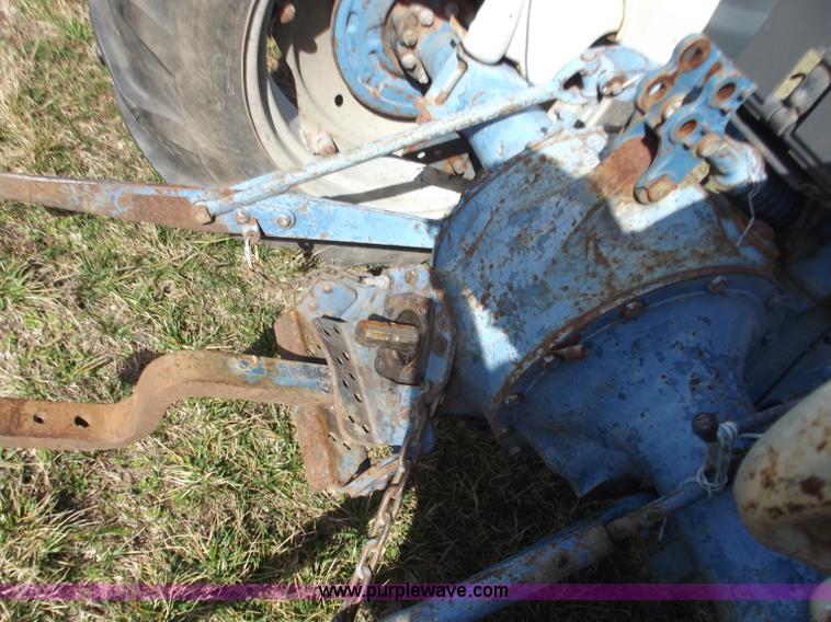 image for item D3579 1963 Ford 2000 tractor