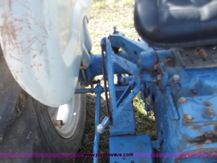 image for item D3579 1963 Ford 2000 tractor