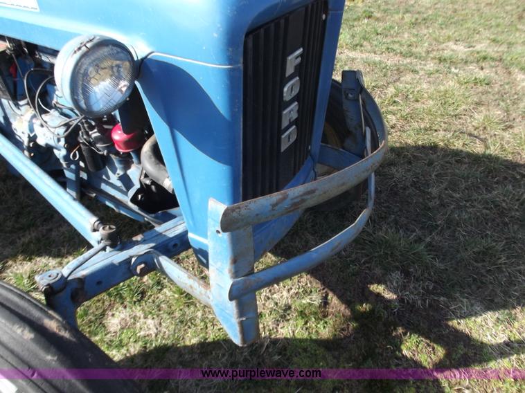 image for item D3579 1963 Ford 2000 tractor
