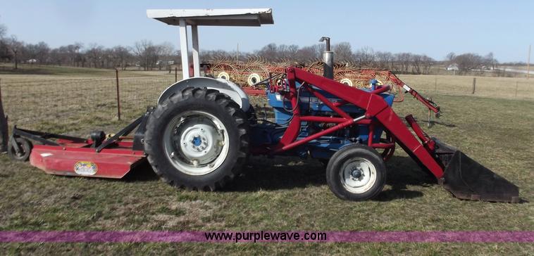 image for item D3580 1968 Ford 2000 tractor with loader and rotary mower