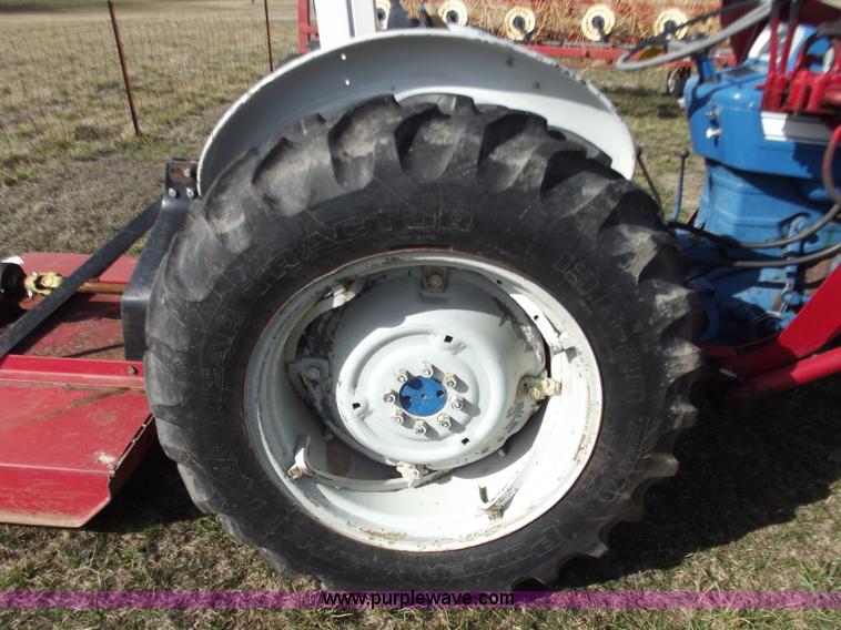 image for item D3580 1968 Ford 2000 tractor with loader and rotary mower