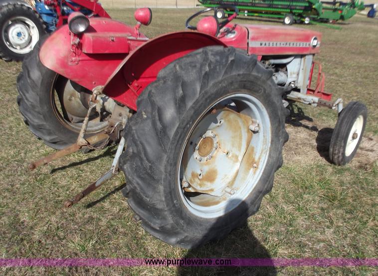 image for item D3581 Massey-Ferguson 1308SNMY tractor