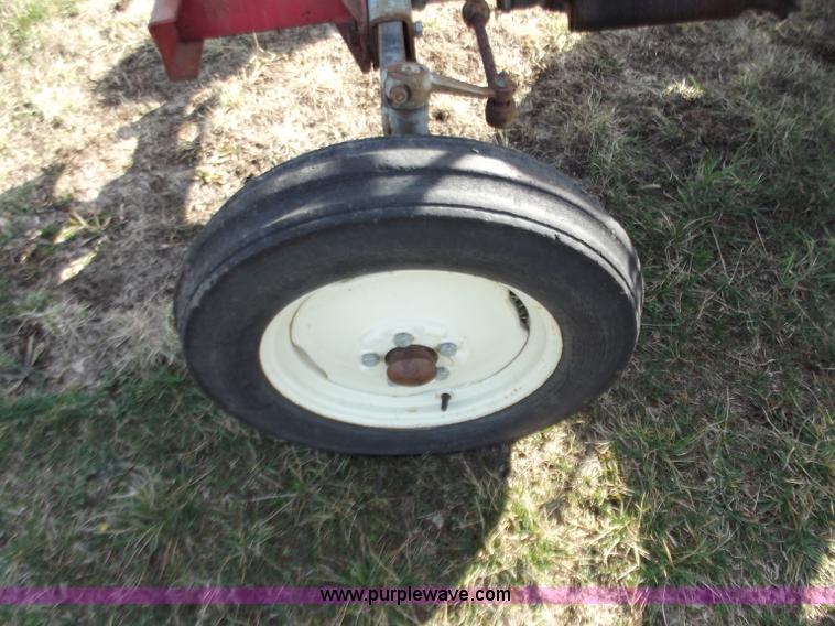 image for item D3581 Massey-Ferguson 1308SNMY tractor