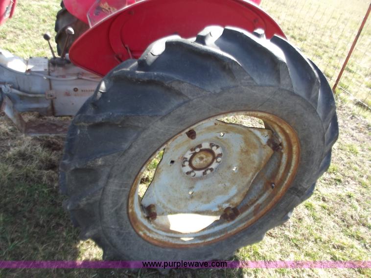 image for item D3581 Massey-Ferguson 1308SNMY tractor